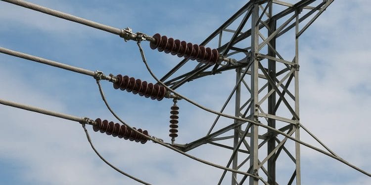 خارج شدن 7 خط انتقال برق از مدار در کویت