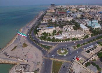 مایکل وایس، روزنامه نگار آمریکایی: یک تفنگدار دریایی بازنشسته آمریکایی می‌گوید اگر تفنگداران آمریکایی خود را با خارگ برسانند، در جزیره‌ای با پوشش محدود قرار خواهند گرفت / ایران دقیقاً می‌دانند تفنگداران کجا هستند / منطقی است که انتظار داشته باشیم ایرانی‌ها به ناوگان‌های ترابری، به نیرو‌ها حین تخلیۀ کشتی‌ها، به شناور‌های تهاجمی و به نیرو‌ها در حین یورش از ساحل حمله کنند