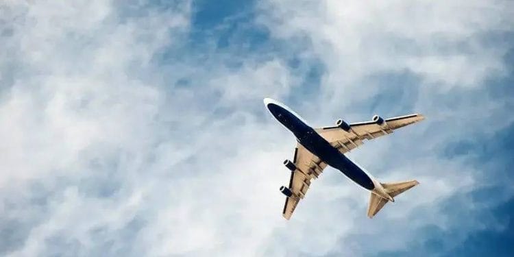 یونایتد ایرلاینز حدود ۵ درصد از پرواز‌های خود را به دلیل افزایش قیمت سوخت، کاهش خواهد داد/ مدیر این شرکت هواپیمایی: اگر نرخ هر بشکه نفت به ۱۷۵ دلار برسد، تا ۱۱ میلیارد دلار به هزینه سوخت سالانه ما اضافه می‌شود