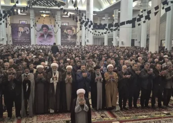 اقامه نماز عید سعید فطر در حرم مطهر احمد بن موسی شاهچراغ علیه السلام