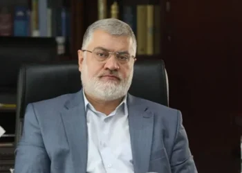 استاندار تهران: رمز اقتصاد مقاومتی «سپردن کار به مردم» است