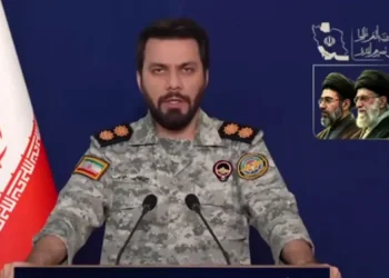 عقب‌نشینی ناو جرالدفورد پوشالی‌بودن مستکبران را ثابت کرد