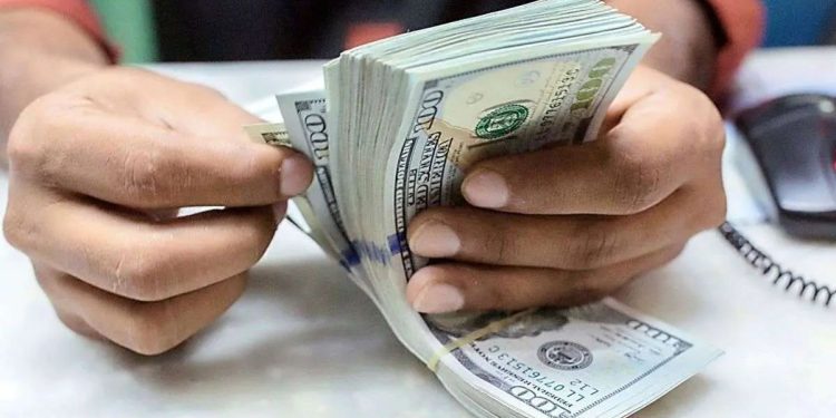 بلومبرگ: پاکستان ۳ میلیارد دلار تأمین مالی جدید از عربستان برای افزایش ذخایر ارز خارجی خود به دست آورد تا از آن برای باز پرداخت وام به امارات استفاده کند