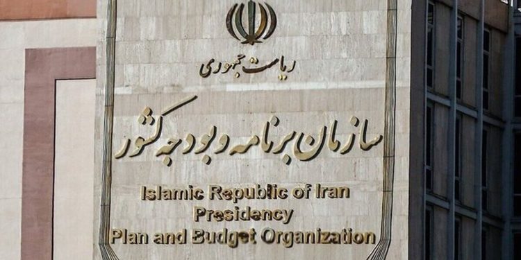سازمان برنامه و بودجه: مصوبه دستمزد کارگران در سال ۱۴۰۵ از سوی مراجع ذیربط ابلاغ میشود