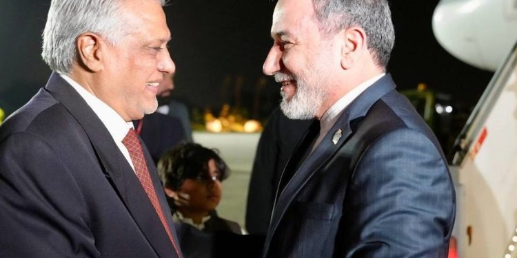عراقچی مجددا وارد اسلام‌آباد شد