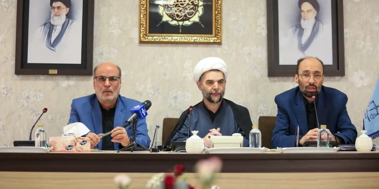 پرونده‌های مرتبط با وطن‌فروش‌ها و مزدوران دشمن با شتاب و دقت کامل انجام شود