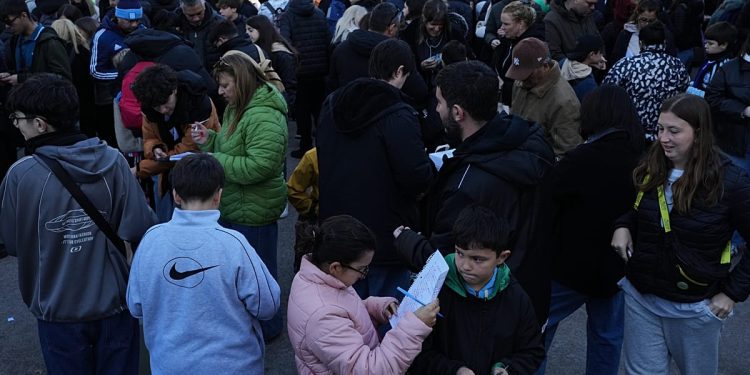 از مسی تا امباپه: تب برچسبهای جام جهانی در آرژانتین بازگشته