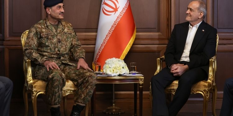 ادعای العربیه: عاصم منیر منتظر نتایج مذاکرات وزیر کشور پاکستان در تهران است / هدف مأموریت فعلی وزیر کشور پاکستان دستیابی به توافق بر سر چارچوب مذاکرات است