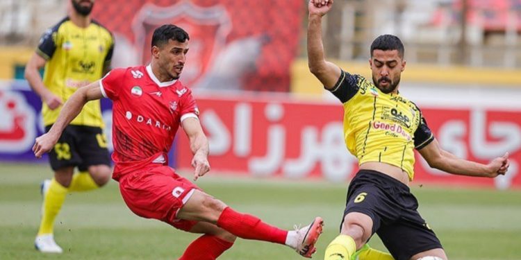 نامه پرسپولیس به AFC: سپاهان نمی‌تواند مجوز حرفه‌ای بگیرد/ این تیم در زمان مقرر مدارک خود را بارگذاری نکرده‌ و با وجود ارسال پرونده به کمیته استیناف، نمی‌توانند مدرک جدیدی را به پرونده‌اش اضافه کنند/ هر گونه اعطای فرصت مجدد به سپاهان، تخلف است