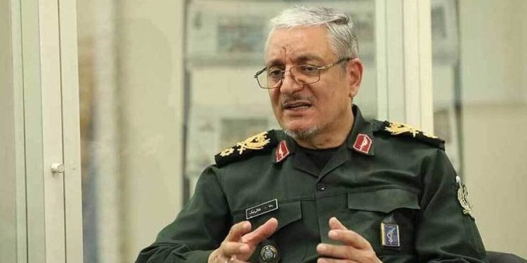 سخنگوی وزارت دفاع: قانون ساماندهی پهپاد‌های غیرنظامی از همین هفته وارد مراحل اجرایی خود شد/در این آیین‌نامه مقرر شده که برای اسباب‌بازی شیوه‌نامه جداگانه‌ای تدوین شود/کاربر پهپاد، درست مانند راننده خودرو، باید گواهینامه دریافت کند مجوز‌ها به صورت دوره‌ای داده می‌شوند؛ مثلاً یک کشاورز می‌تواند برای سه ماه مجوز بگیرد، اما اگر از آن محدوده زمانی یا مکانی خارج شود جرم‌انگاری می شود
