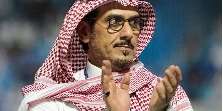 فعلا از تیم انتقاد نکنید؛/ رییس الهلال: داوران بی کیفیت از ما دلار می‌گیرند!