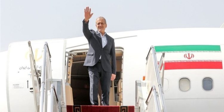 رئیس جمهور ایران راهی پاکستان شد