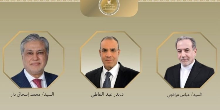 گفت‌وگوی تلفنی وزیر خارجه مصر با همتای پاکستانی و ایرانی خود