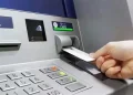 وزیر اقتصاد: به زودی خدمات بانک‌ها به روال عادی بر می‌گردد / هیچ اطلاعاتی نشت نکرد