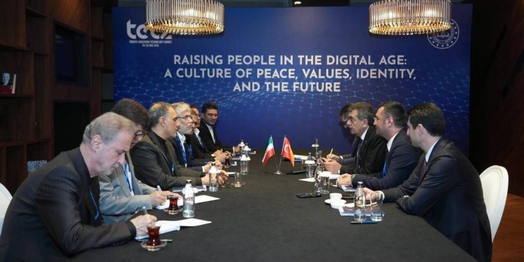 دیدار وزیر علوم ایران و وزیر آموزش ملی ترکیه؛تهران و آنکارا بر گسترش همکاری‌های علمی تاکید کردند