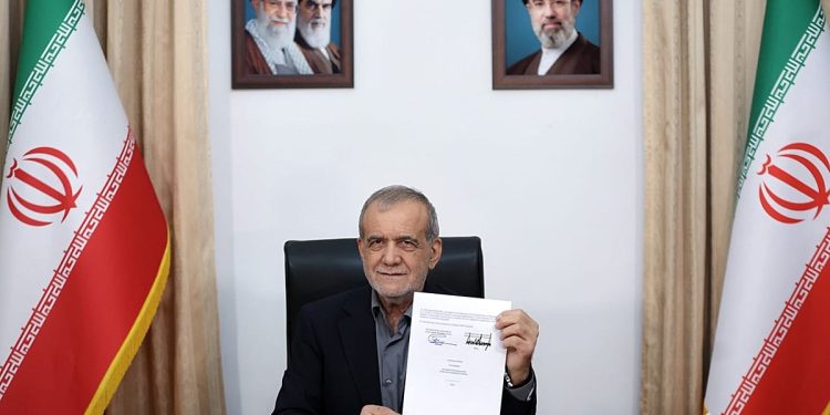 هم‌زمان با تحرکات دیپلماتیک در دوحه، پزشکیان پایبندی ایران را منوط به اجرای تعهدات آمریکا دانست