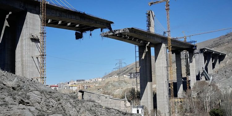 توافق با آمریکا و صندوق سرمایه‌گذاری در ایران؛ رویترز: تعهد تامین نیمی از ۳۰۰ میلیارد دلار گرفته شد
