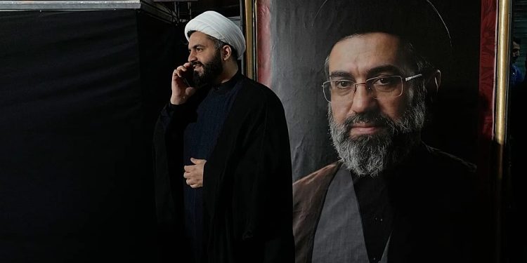 مجتبی خامنه‌ای در پیامی کتبی نسبت به تلاش برای تفرقه پس از «شکست دشمن در میدان نبرد» هشدار داد