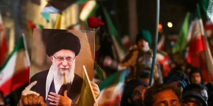 استاندار تهران: به دنبال برگزاری مراسم وداع با رهبر شهید، ۱۳ و ۱۴ تیر در تهران و ۱۵ تیر در سراسر کشور تعطیل است/ مراکز درمانی، بهداشتی، انتظامی و بخشی از شعب بانک‌ها برای ارائه خدمات ضروری فعال هستند
