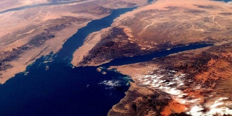 رقابت 3 شرکت عربستانی، اماراتی و مصری برای توسعه میادین نفتی در خلیج سوئز