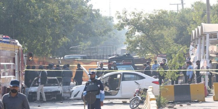 کشته و زخمی شدن 10 نفر بر اثر دو انفجار در شمال غرب پاکستان