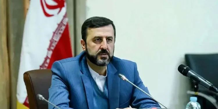 رویترز به نقل از منبع آگاه: تیم‌های فنی ایران و آمریکا طی روز‌های آینده در دوحه دیدار خواهند کرد/ میانجی‌ها کانال‌های ارتباطی برای کاهش تنش ایجاد کرده‌اند