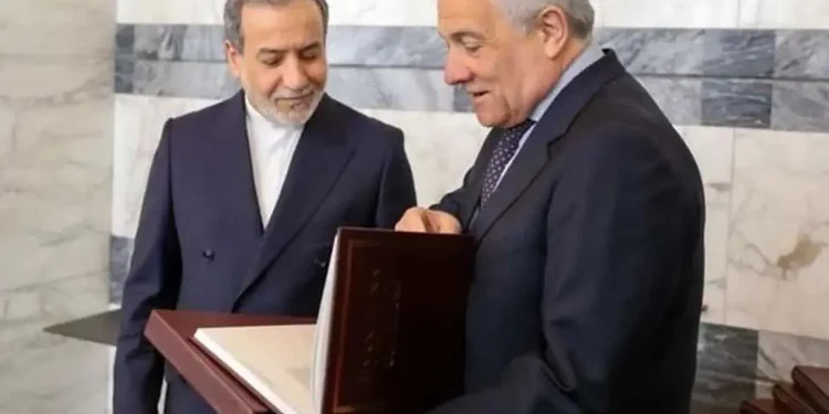 گفت‌وگوی تلفنی وزرای خارجه ایران و ایتالیا/ آنتونیو تایانی: هیچ استفاده‌ای از پایگاه‌های نظامی ما برای حمله به ایران صورت نگرفته و نخواهد گرفت/ هواپیما‌های آمریکایی از خاک ایتالیا به پرواز در نیامده‌اند؛ هرگز مجوزی جهت انجام این عملیات صادر نشده/ عراقچی: ضرورت تکذیب صریح و رسمی اظهارات دبیرکل ناتو از سوی رم