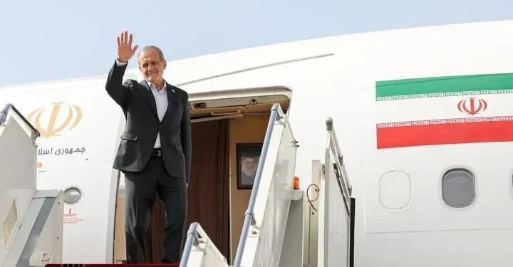 پزشکیان عازم پاکستان شد