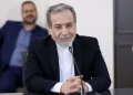 عراقچی همتای انگلیسی خود را در جریان آخرین روند مذاکرات و پیشرفت‌های حاصل‌شده در اجرای تفاهمات قرار داد / دو طرف بر تداوم رایزنی‌های دیپلماتیک تأکید کردند