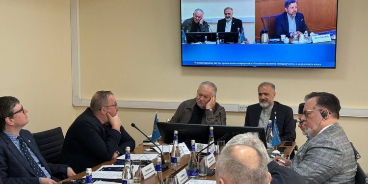سفیر ایران در روسیه: کار تملک زمین برای احداث راه‌آهن رشت – آستارا به طول ۱۶۲ کیلومتر تمام شده / برخی مطالعات زمین‌شناسی از سوی طرف روسی نیز انجام شده / دو طرف برای امضای قرارداد اجرایی ساخت این خط ریلی آماده می‌شوند