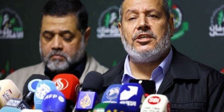 هیات حماس برای مذاکرات آتش‌بس، وارد قاهره شد/ مذاکرات از فردا آغاز می‌شود/ هدف از این دیدارها، تکمیل اجرای مرحله اول توافق و یافتن سازوکار‌های مناسب برای ورود به مرحله دوم است