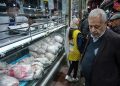 دبیرکل فدراسیون طیور: احتمال افزایش قیمت مرغ تا آستانه ۴۰۰ هزار تومان در روزهای منتهی به ماه محرم/ بخشی از واحدهای کوچک پرورش مرغ گوشتی به دلیل مشکلات شدید نقدینگی، تعطیل شده‌اند/ با توجه به اینکه مصرف حدود ۲۵ تا ۳۰ درصد کاهش یافته، تولید نیز تقریبا به همان میزان افت کرده