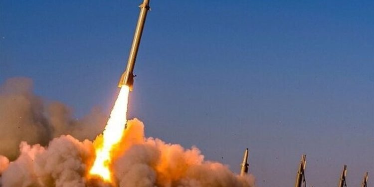 یک منبع نظامی: موشک‌های ایران آماده‌اند در صورت پاسخ اسرائیل فوراً شلیک شوند