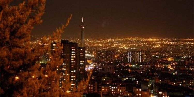 ایرنا: صدای ۳ انفجار در اصفهان و ۲ انفجار مهیب در تهران