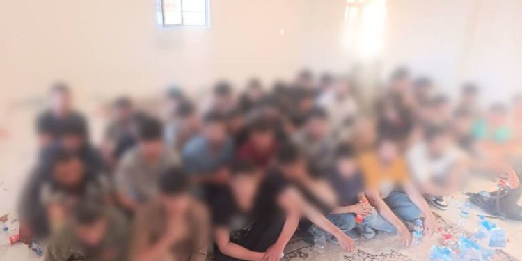 پلیس: کشف سوله نگهداری ۶۶ نفر از اتباع غیر مجاز در پاکدشت/ ۴ متهم دستگیر شدند