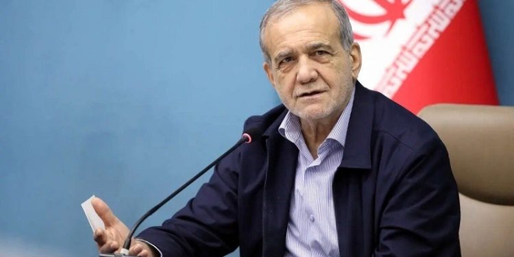 پزشکیان: اگر دست به دست هم دهیم خواهیم توانست از همه این بحران‌ها با عزت و سربلندی بیرون بیاییم / می‌خواهیم نظام اداری و اجرایی به گونه‌ای مدیریت شود که امکان رانت و فساد از بین برود / اگر عزم و اراده حل مشکلات کشور و پاسخگویی به نیاز‌های مردم را داشته باشیم خواهیم توانست کاری کنیم که مردم ما با عزت و سربلندی زندگی کنند