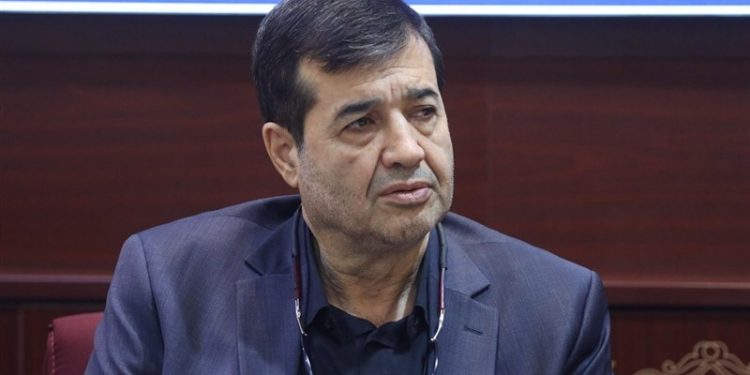 وزیر ورزش: در جام جهانی پرچم غیررسمی بیاورند یا شعار بدهند، سرپرست تیم مسئولیت دارد که بازی را متوقف کند