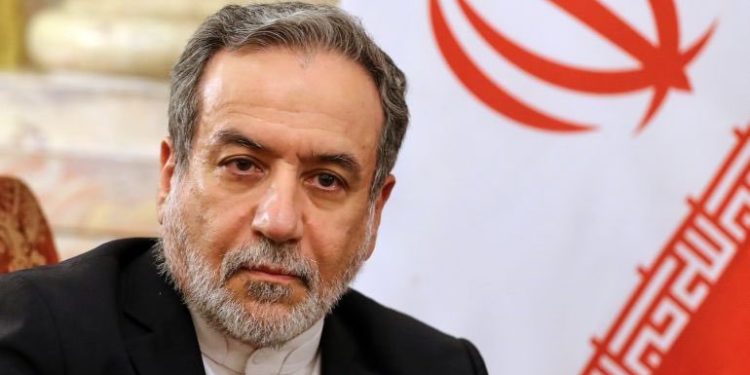 عراقچی: نتیجه مذاکرات یک یادداشت تفاهم ۱۴ مادهای است/ حاکمیت تنگه هرمز بدون تردید با ایران و عمان است