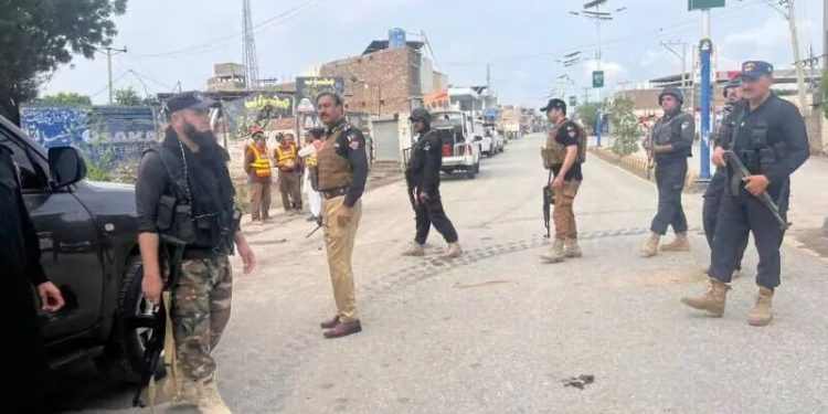انفجار ۲ بمب در شمال غرب پاکستان جان ۷ غیر نظامی را گرفت/ چند نفر زخمی شدند