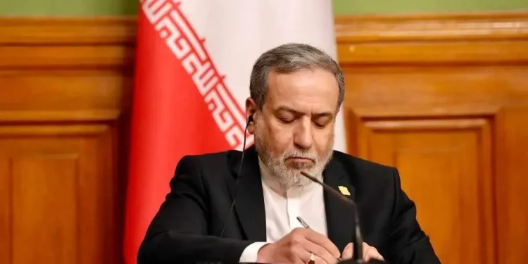 گفت‌وگوی وزیر خارجه ایران با معاون رئیس دفتر روابط عربی و اسلامی جنبش حماس/ رایزنی درباره آخرین پیشرفت‌ها در مذاکرات ایران و آمریکا/ باسم نعیم: امضای «توافق چارچوب» را تبریک می‌گوییم/ عراقچی: تداوم حمایت ایران از مردم فلسطین تا تحقق کامل حقوق ملی مشروع آن‌ها