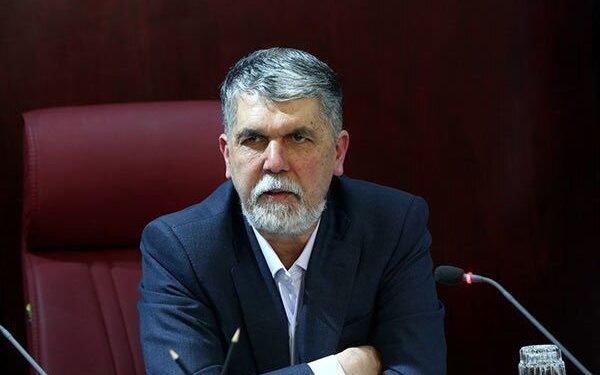 وزیر ارشاد: رهبر معظم انقلاب در پیام خود به مجلس فرمودند«اختلافات غیر موجه و حتی موجه را به تنازع و تفرقه تبدیل نکنند»؛ ‏آیا برخی مواضع و عملکرد‌هایی که در این روز‌ها و شب‌ها می‌بینیم، با این خطاب منطبق است؟ / صفوف متحد ملت را درهم نشکنیم