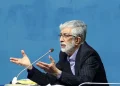 حداد عادل: رهبر انقلاب در بند اول بیانیه خود می‌گویند مسئولانی که در مسیر رسیدن به این مرحله تلاش کردند، حسن نظر دارند، یعنی اگر کسانی مسئولان در حال مذاکره را خائن و وطن فروش بنامند، منطبق با نظر ایشان نیست/ رهبر انقلاب مذاکره را نفی نکردند/ نباید مزخرفات ترامپ جهت مصرف داخلی را برای اینکه بر سر نیرو‌های داخلی بزنیم، خرج کنیم