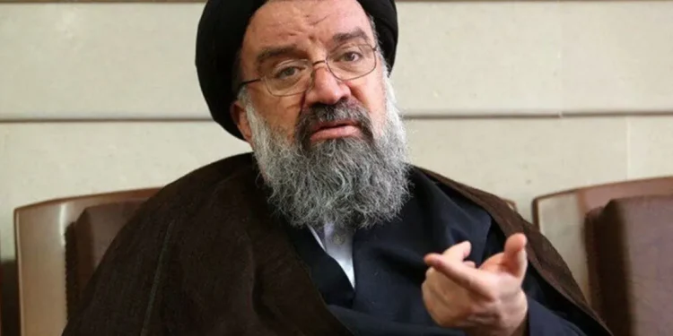 احمد خاتمی: نباید نسبت به تلاشهای رزمندگان میدان دیپلماسی کممهری شود / نقد و بررسی آزاد است، اما تخریب درست نیست