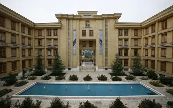 بنیاد ایران شناسی: ادعای حذف آموزش تحصیلات تکمیلی در بنیاد ایران شناسی، کذب محض است/ تنها تصمیم گرفته شده که در برخی گرایشهای کارشناسی ارشد برای یک دوره محدود، در ظرفیت پذیرش بازنگری شود تا امکان ارتقای کیفیت آموزشی فراهم شود