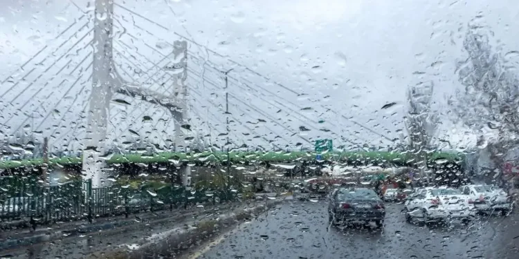 هواشناسی: باران و رعد و برق در شمال تهران/ احتمال طوفان گرد و خاک در استان
