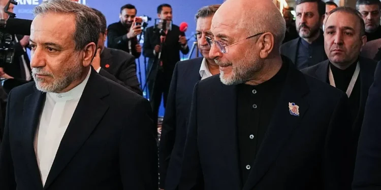 یک خبرگزاری دولتی: نشست ۴ جانبه ایران و آمریکا، قطر و پاکستان پس از ۸۰ دقیقه گفتوگو، جهت مشورتهای داخلی متوقف شد