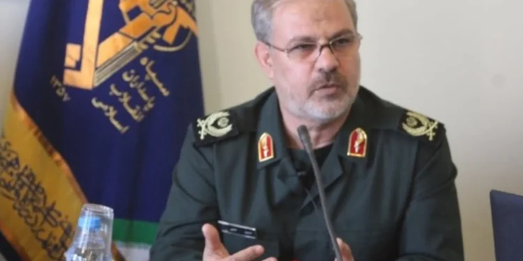 سخنگوی سپاه: از اینکه دولت ۲۰ میلیون بشکه نفت برای جنگ به سپاه داده باشد، اطلاعی ندارم، بعید هم می‌دانم چنین اتفاقی افتاده باشد، زیرا سپاه سازوکاری برای این موضوع ندارد/ دولت موظف به حمایت از نیرو‌های مسلح است و در شرایطی که کشور با ابرقدرت‌ها درگیر جنگ باشد، نیاز به این پشتیبانی بیشتر است