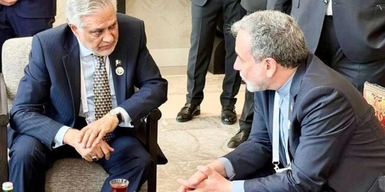 عراقچی در گفتگو با همتای پاکستانی خود: هرگونه نقض تعهدات مندرج در یادداشت تفاهم متوجه آمریکا خواهد بود؛ نسبت به پیامدها و تبعات چنین اقدامی هشدار می دهیم