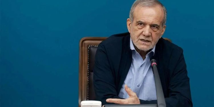 پزشکیان در واکنش به پیام رهبر انقلاب درباره توافق با آمریکا: این پیام همه اجزای مؤثر در فرآیند مذاکرات پیش رو را تبیین کرد/ اینجانب خود را متعهد به توجه حداکثری نسبت به دغدغههای معظمله میدانم/ با توجه حداکثری تیم مذاکراتی نسبت به جزئیات مذاکره، پیروزی بزرگی حاصل خواهد شد
