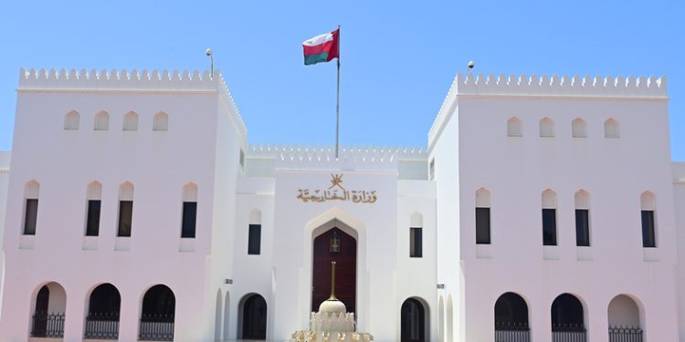 رایزنی سلطان عمان و نخستوزیر قطر درباره مذاکرات تهران و واشنگتن